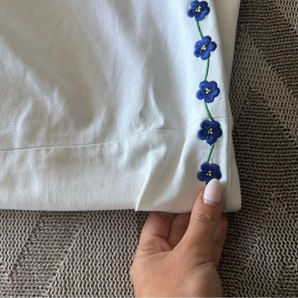 BEAUTIFUL NWOT St John White Embroidered Pant - Picture 4 of 12